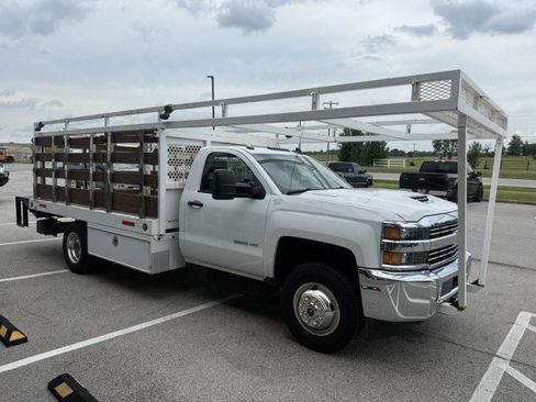 Used 2018 Chevrolet Silverado 3500 W/T RWD image 4