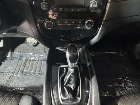 Used 2017 Nissan Rogue S AWD/4WD image 14