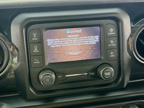 Used 2021 Jeep Wrangler Unlimited Sport AWD/4WD image 15