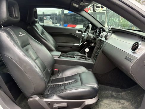 Used 2005 Ford Mustang GT RWD image 11