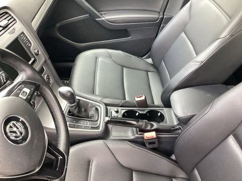 Used 2016 Volkswagen Golf SE w/ Lighting Package image 16