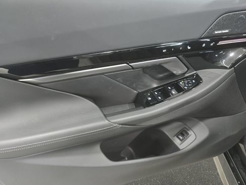 Used 2026 BMW 530i w/ M Sport Package RWD image 24