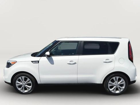 Used 2016 Kia Soul ! FWD image 5