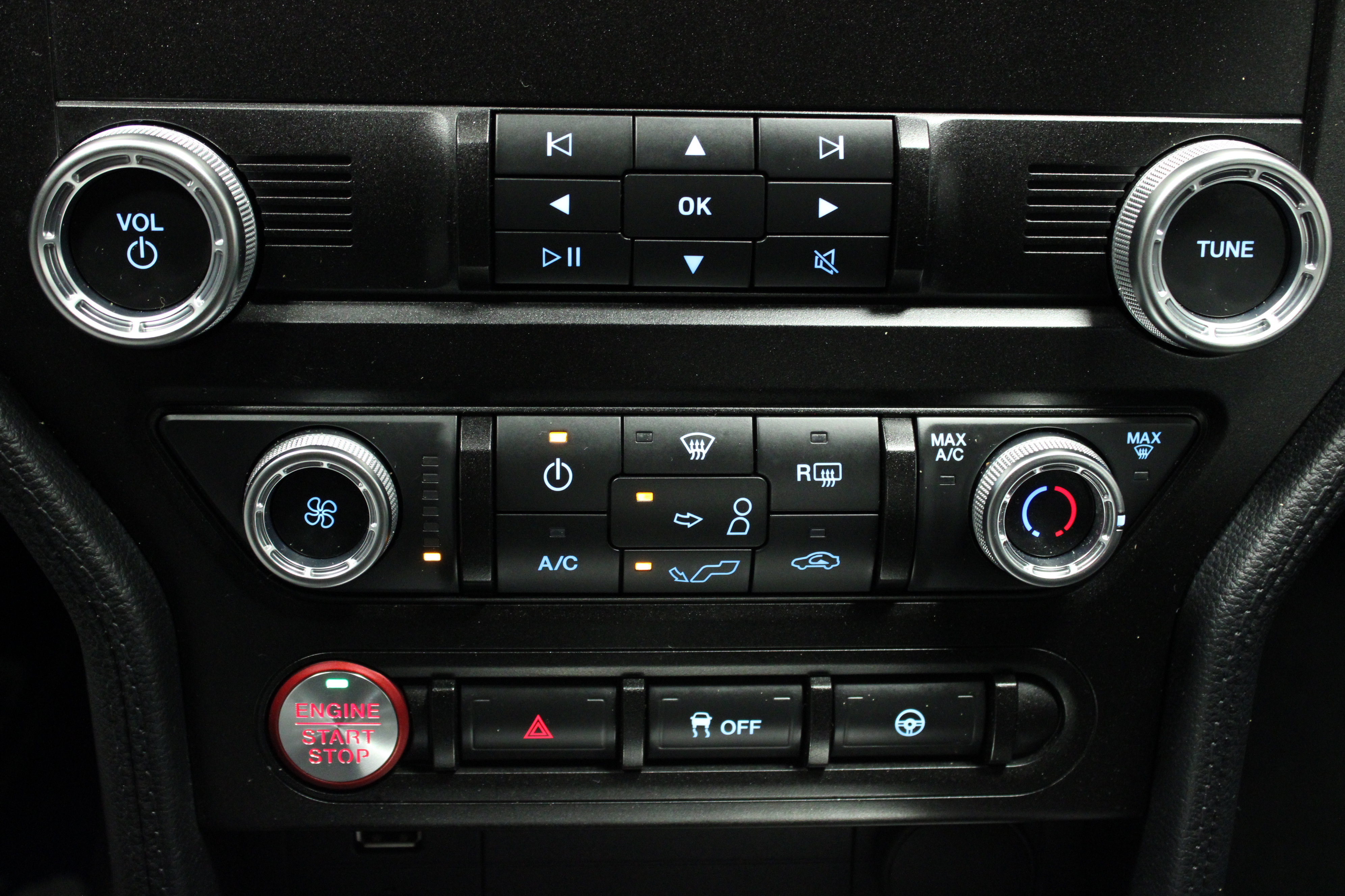 Used 2022 Ford Mustang Coupe RWD image 22
