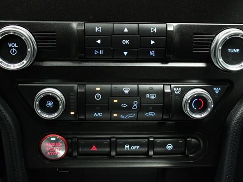 Used 2022 Ford Mustang Coupe RWD image 22