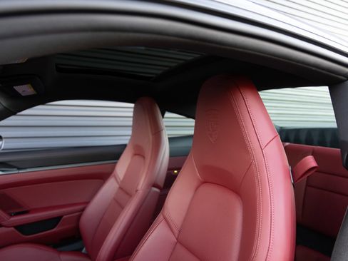 Certified 2021 Porsche 911 Carrera S RWD image 24