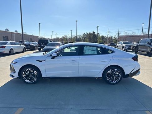 New 2026 Hyundai Sonata SEL FWD image 6