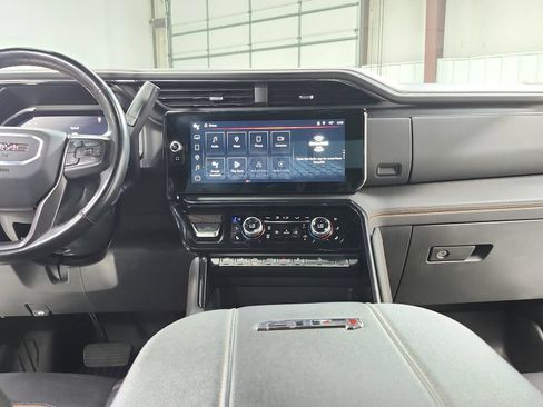 Used 2024 GMC Sierra 2500 AT4 w/ AT4 Premium Plus Package AWD/4WD image 28