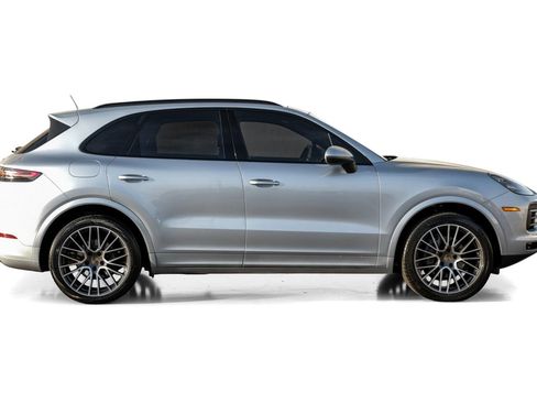 Used 2020 Porsche Cayenne image 6