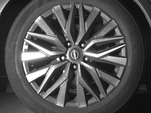Used 2025 Nissan Altima 2.5 SV FWD image 15