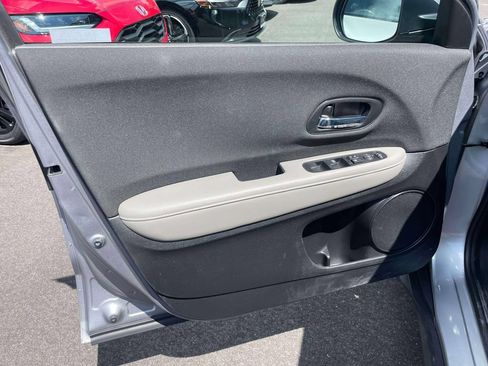 Certified 2021 Honda HR-V LX image 15