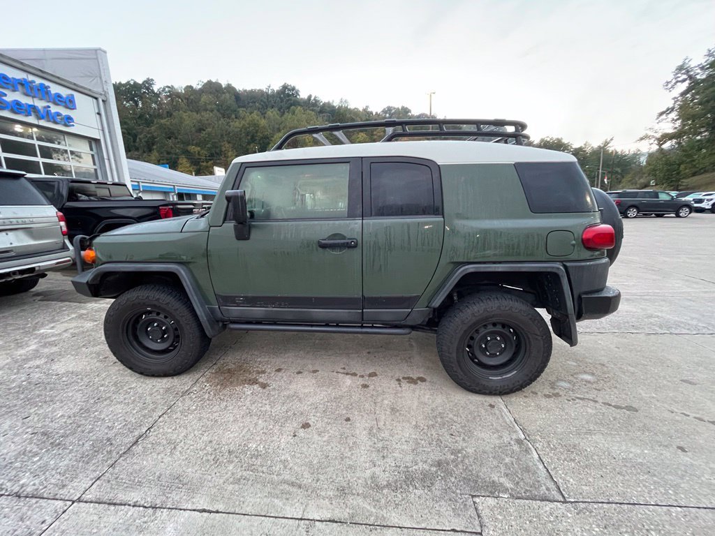 Used 2014 Toyota FJ Cruiser 4WD w/ Upgrade Package image 9