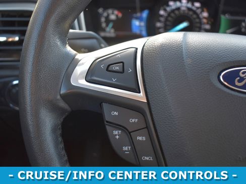 Used 2016 Ford Fusion SE w/ Equipment Group 202A image 12