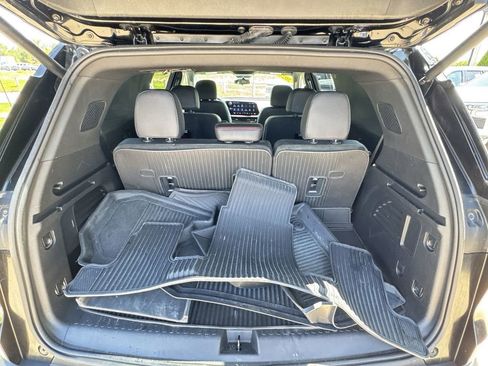 Used 2026 Chevrolet Traverse Z71 w/ LPO, Floor Liner Package AWD/4WD image 28