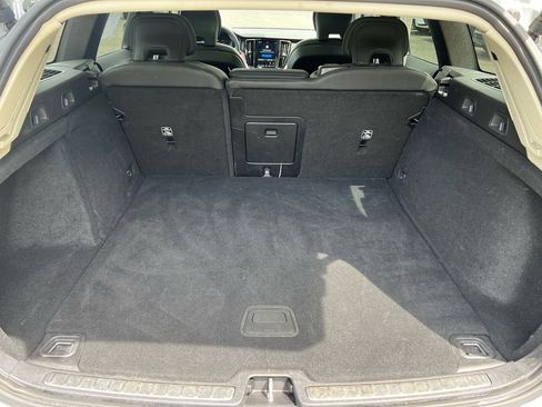 Certified 2025 Volvo V60 B5 Cross Country Plus AWD/4WD image 27