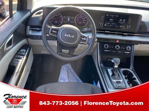 Used 2023 Kia Carnival LX FWD image 11