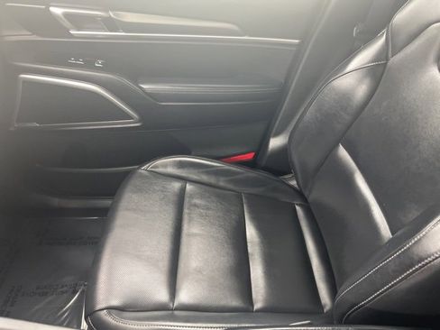 Used 2022 Kia Telluride LX image 20