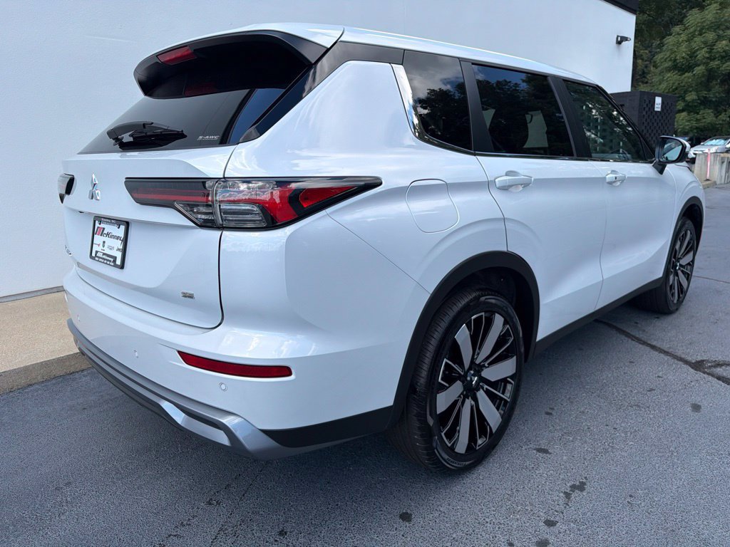 Used 2025 Mitsubishi Outlander SE AWD/4WD image 8