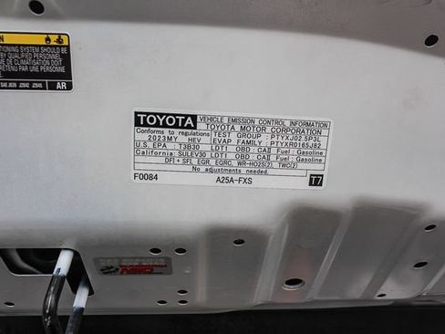 Used 2023 Toyota RAV4 LE AWD/4WD image 37