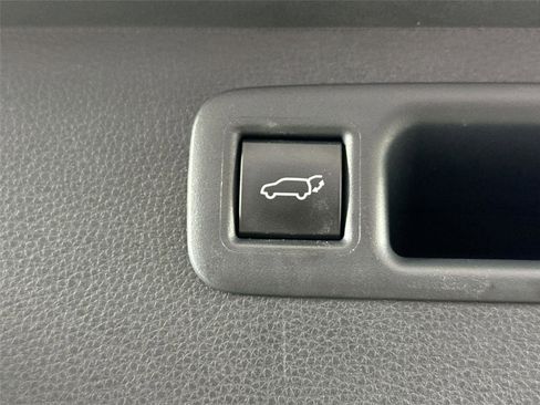 Certified 2023 Toyota Highlander LE image 38