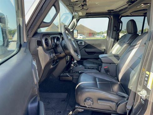 Used 2023 Jeep Gladiator Sport AWD/4WD image 8