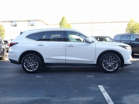 Used 2024 Acura MDX SH-AWD w/ Advance Package image 4