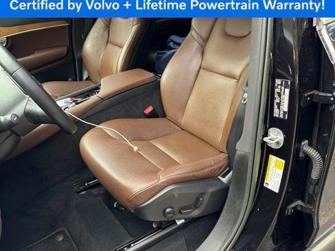 Used 2023 Volvo XC90 B6 Plus image 5