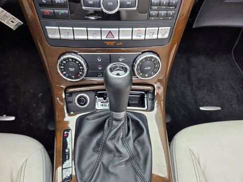 Used 2015 Mercedes-Benz SLK 250 image 42