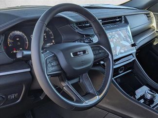 New 2026 Jeep Grand Cherokee Altitude video 3