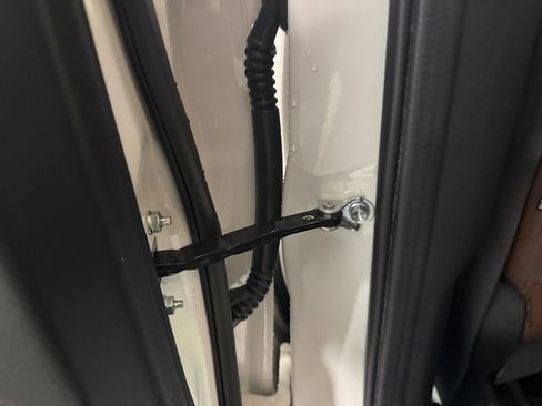 Used 2017 Subaru Forester 2.5i Touring w/ Popular Package #2 image 29