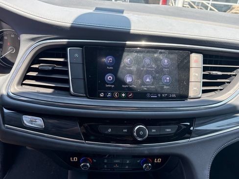 Used 2024 Buick Enclave Essence FWD image 18