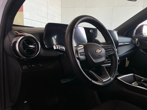 Used 2025 Chevrolet Equinox LT image 11