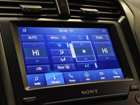 Used 2020 Ford Fusion Energi Titanium image 17