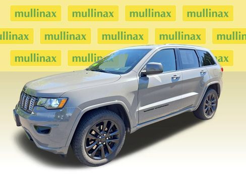 Used 2021 Jeep Grand Cherokee Laredo X AWD/4WD image 14