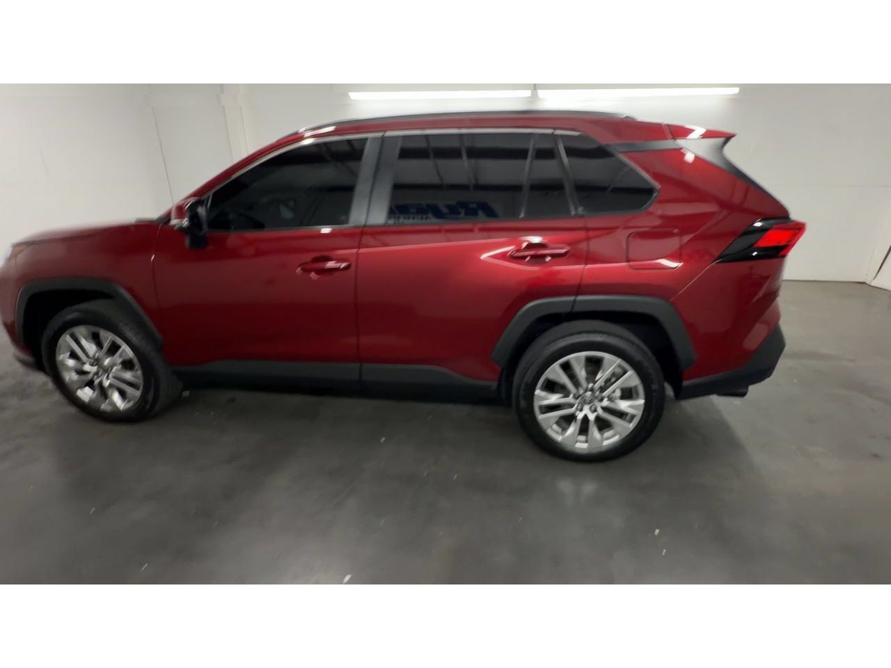 Used 2025 Toyota RAV4 XLE Premium FWD image 6