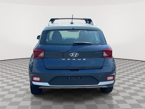 Used 2023 Hyundai Venue Limited FWD image 6