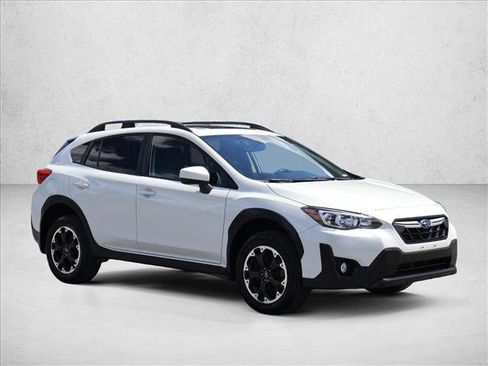 Used 2021 Subaru Crosstrek 2.0i Premium w/ Moonroof Package AWD/4WD image 3