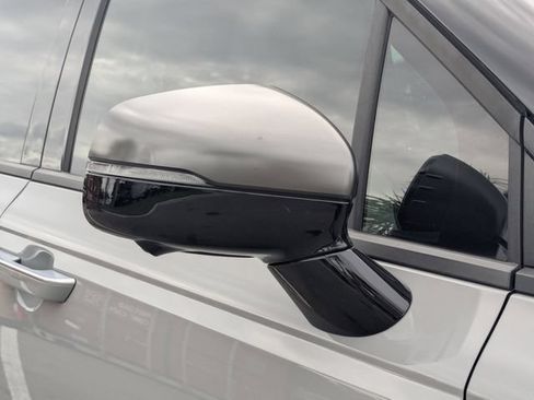 Certified 2025 Kia Carnival SX Prestige FWD image 13