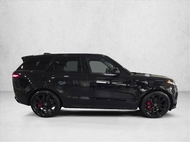 Used 2025 Land Rover Range Rover Sport Dynamic SE AWD/4WD image 4