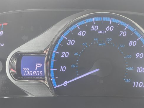 Used 2011 Toyota Sienna Limited image 17