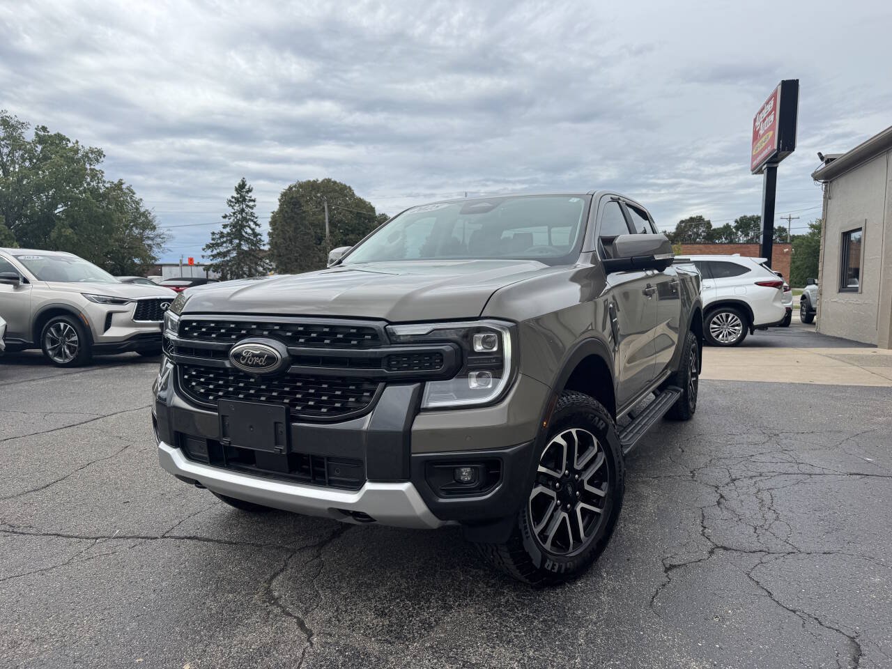 Used 2025 Ford Ranger Lariat w/ Advanced Towing Package AWD/4WD image 2