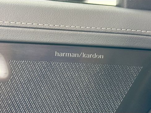 New 2025 Volvo XC90 T8 Plus w/ Protection Package Premier image 19