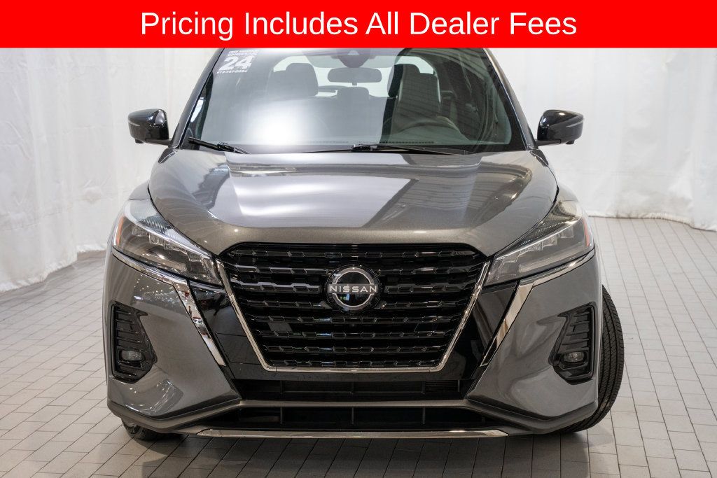 Certified 2024 Nissan Kicks SR w/ SR Premium Package FWD image 2