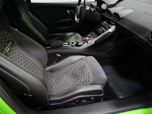 Used 2018 Lamborghini Huracan LP 580-2 RWD image 12