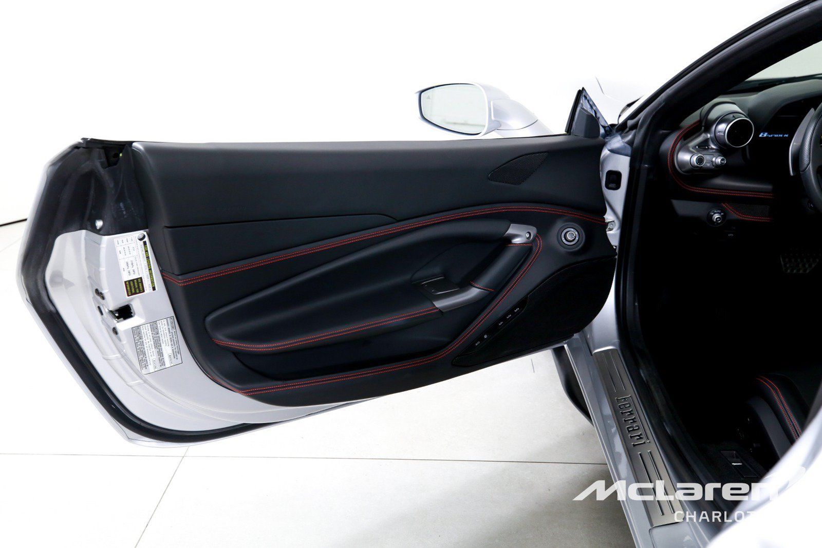 Used 2022 Ferrari F8 Tributo RWD image 11