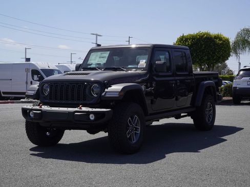 New 2026 Jeep Gladiator Mojave w/ Steel Bumper Group AWD/4WD image 8