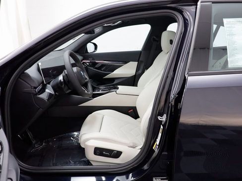 New 2026 BMW i5 eDrive40 w/ M Sport Package image 5