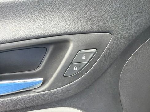 Used 2021 Chevrolet Equinox LS w/ LS Convenience Package AWD/4WD image 11