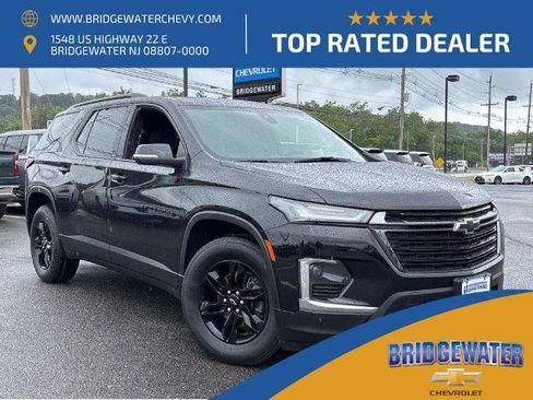 Used 2023 Chevrolet Traverse LT FWD image 1