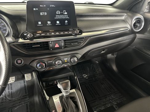 Certified 2021 Kia Forte GT-Line image 4